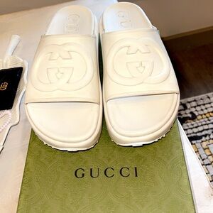 Gucci slides* size 38